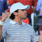 Jason Day sinks a putt at the 18th hole at the 2013 Presidents Cup